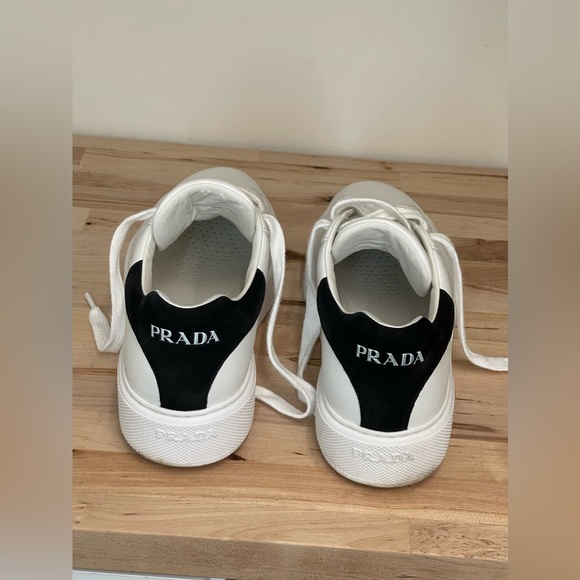Prada 9/10 - Picture 6 of 6